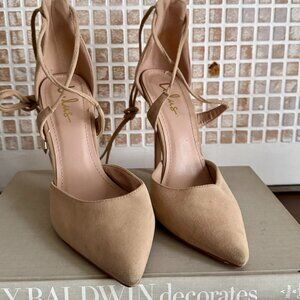 Lulus Women's Tan and Pink Courts